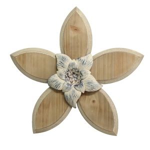 Stratton Home Decor Flower Rustic Wall Decor